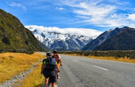 Ready to go on an adventure? Discover the amazing commission of the Flying Kiwi travel affiliate program!