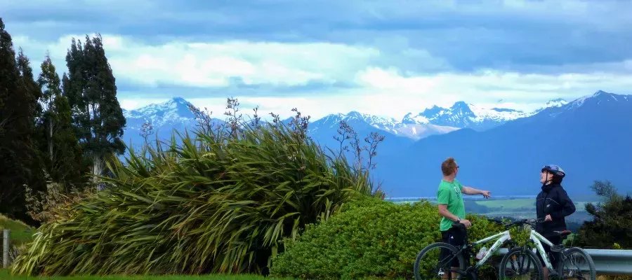 Stay in Te Anau, the gateway to Fiordland on a South Island tour with Flying Kiwi